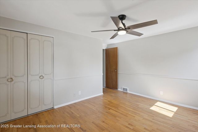 2400 Leon Avenue, Lansing, MI 48906