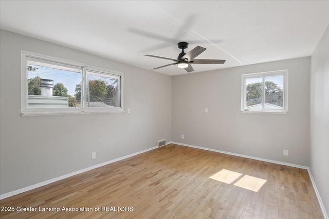 2400 Leon Avenue, Lansing, MI 48906