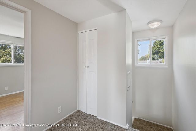 2400 Leon Avenue, Lansing, MI 48906