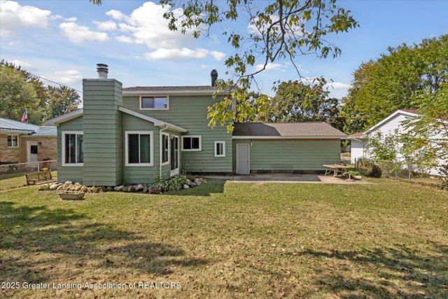 2400 Leon Avenue, Lansing, MI 48906