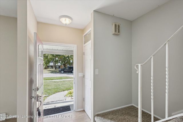 2400 Leon Avenue, Lansing, MI 48906