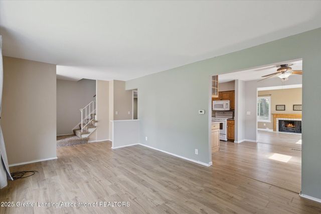 2400 Leon Avenue, Lansing, MI 48906