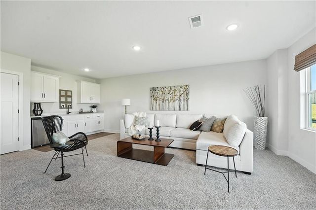 1599 Grayhawk Drive, Basehor, KS 66007