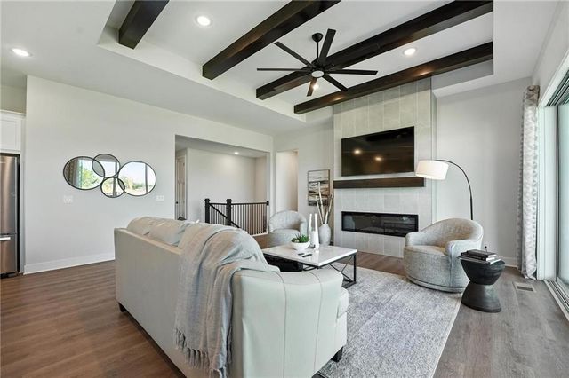 1599 Grayhawk Drive, Basehor, KS 66007