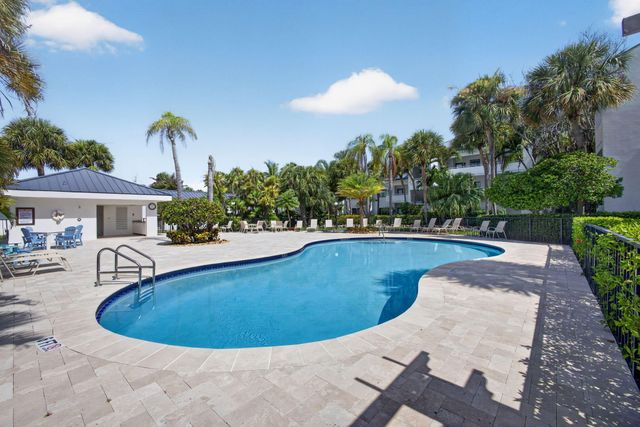 200 Waterway Road 206, Tequesta, FL 33469