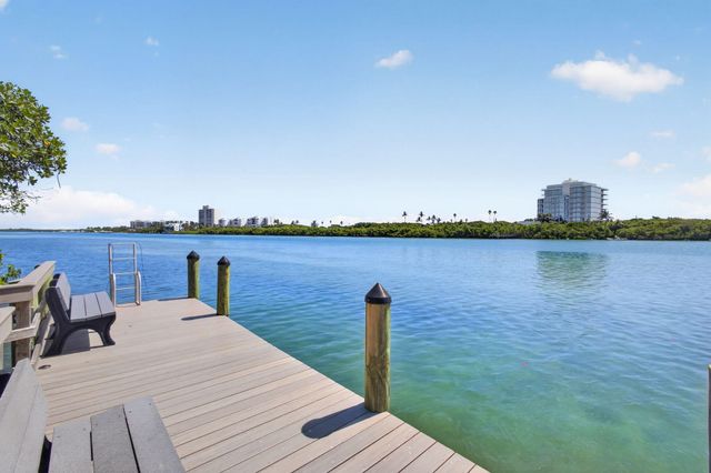 200 Waterway Road 206, Tequesta, FL 33469