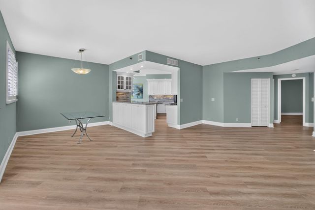 200 Waterway Road 206, Tequesta, FL 33469