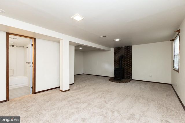 5308 MACWOOD DR, Woodbridge, VA 22193