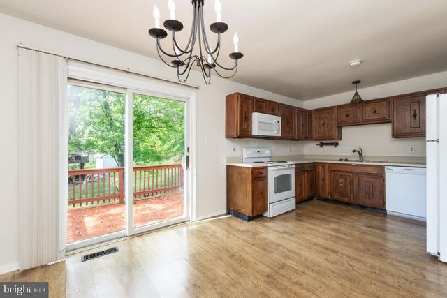 5308 MACWOOD DR, Woodbridge, VA 22193