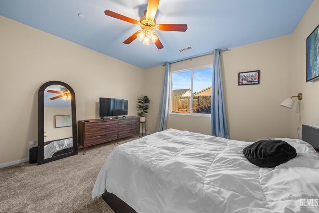 9214 Cadbury Drive, Bakersfield, CA 93311