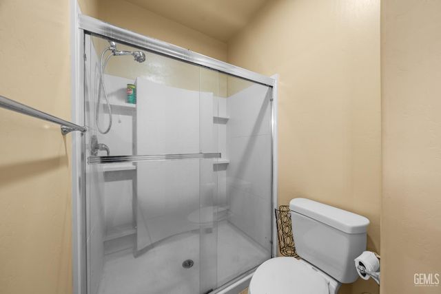 9214 Cadbury Drive, Bakersfield, CA 93311