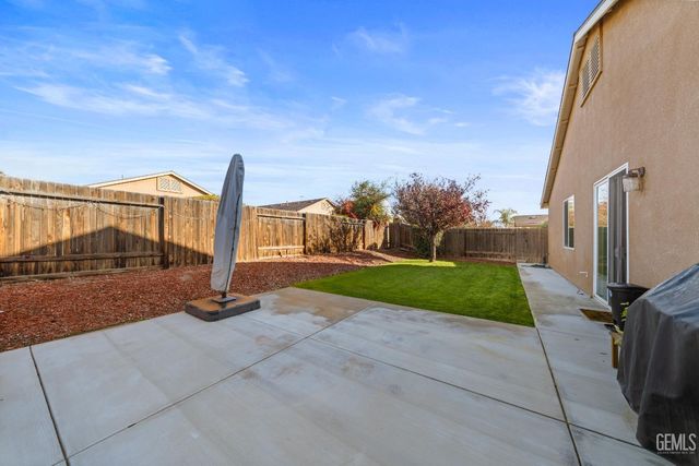 9214 Cadbury Drive, Bakersfield, CA 93311