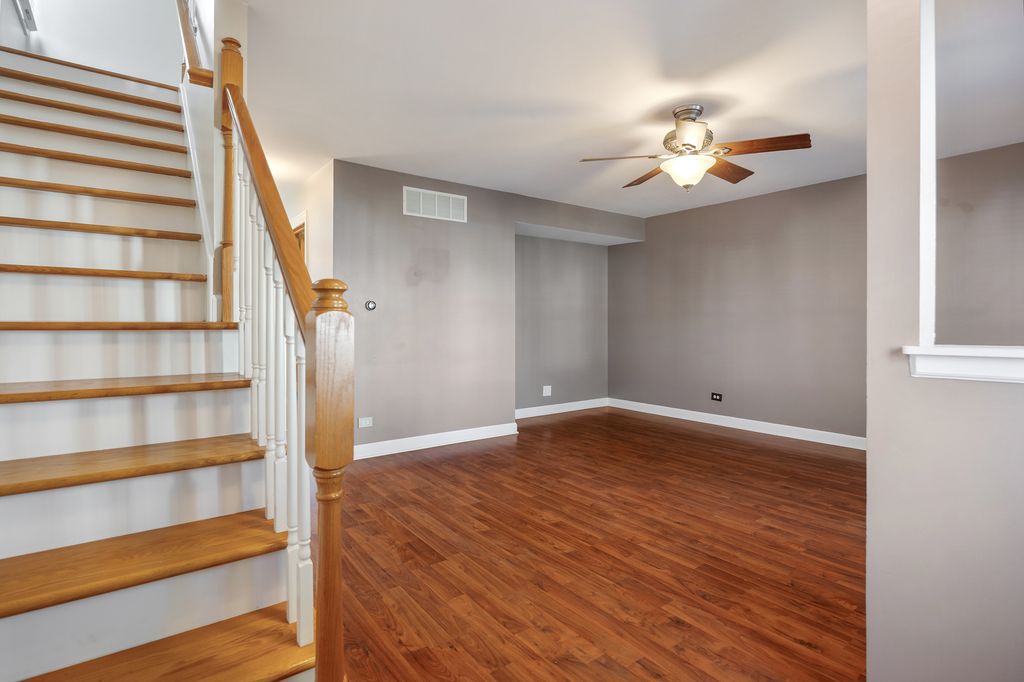 1353 Portsmouth Court, Carol Stream, IL 60188 — photo 4