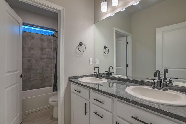 1493 Valle De Colores Road NW, Los Lunas, NM 87031