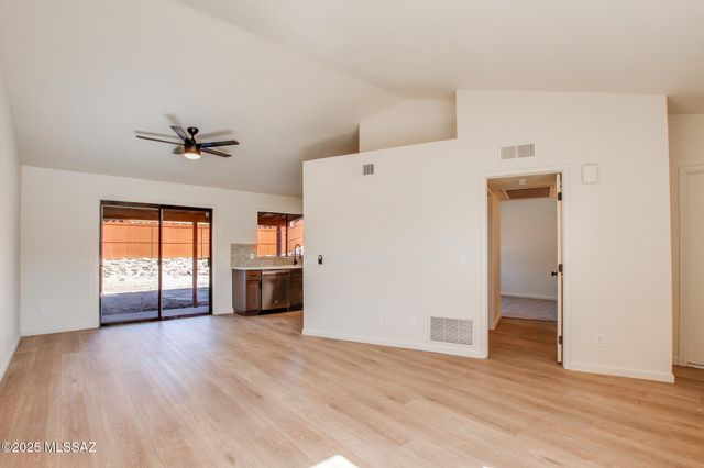 9949 E Skyward Way, Tucson, AZ 85730