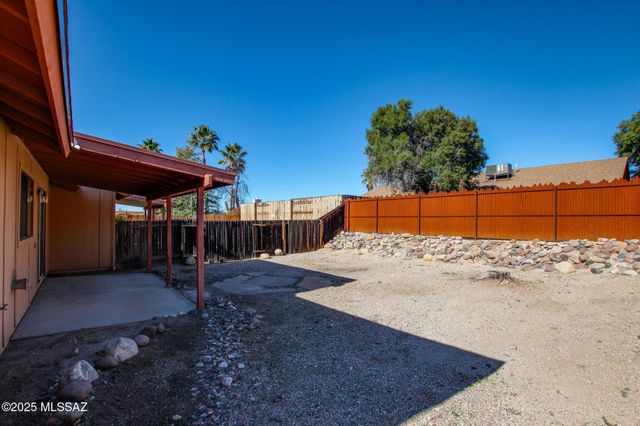 9949 E Skyward Way, Tucson, AZ 85730