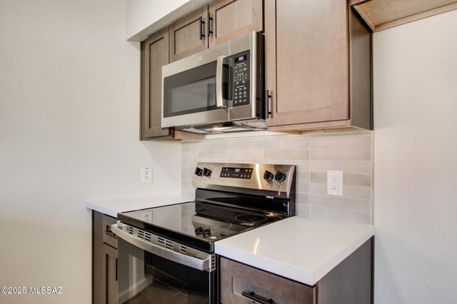 9949 E Skyward Way, Tucson, AZ 85730