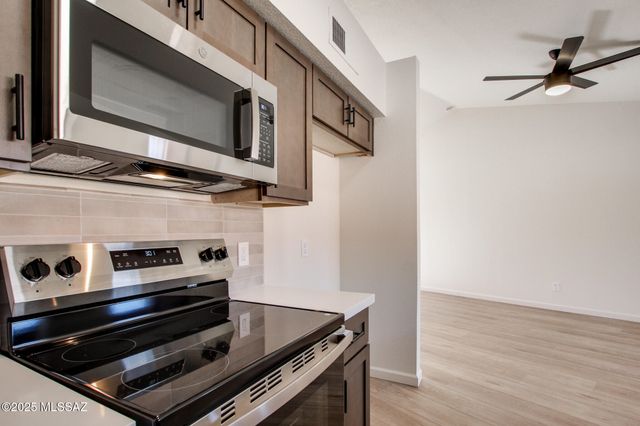 9949 E Skyward Way, Tucson, AZ 85730