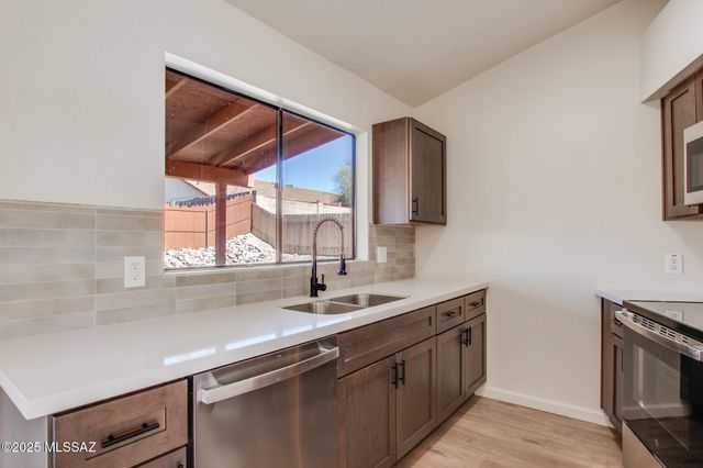 9949 E Skyward Way, Tucson, AZ 85730