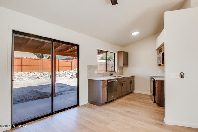 9949 E Skyward Way, Tucson, AZ 85730