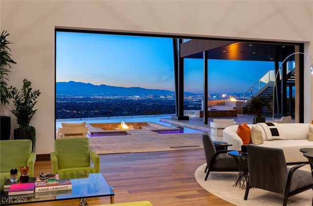 11 Rockstream Drive, Henderson, NV 89012