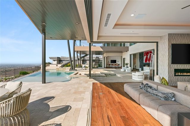 11 Rockstream Drive, Henderson, NV 89012