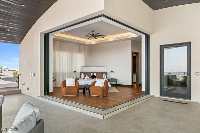 11 Rockstream Drive, Henderson, NV 89012