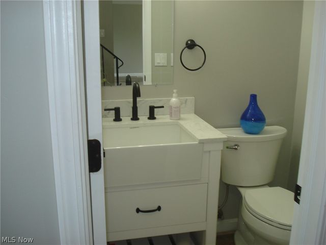 8290 Quail Point Lane, Mentor, OH 44060