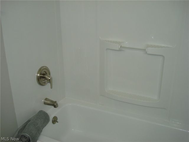 8290 Quail Point Lane, Mentor, OH 44060