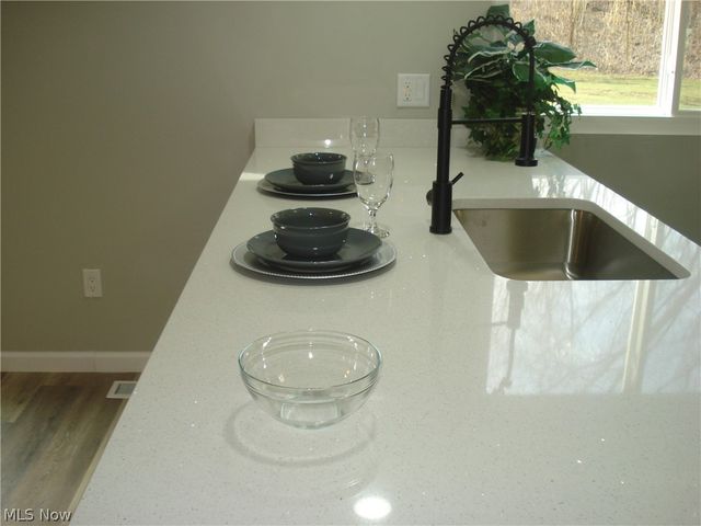 8290 Quail Point Lane, Mentor, OH 44060