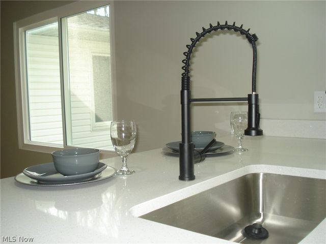 8290 Quail Point Lane, Mentor, OH 44060