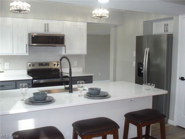 8290 Quail Point Lane, Mentor, OH 44060