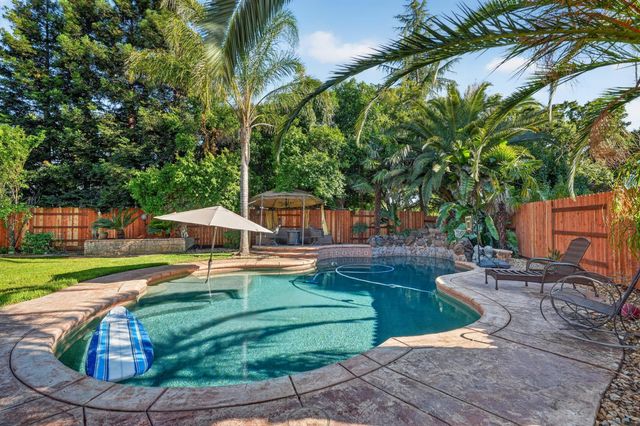 6904 Danberg Way, Elk Grove, CA 95757