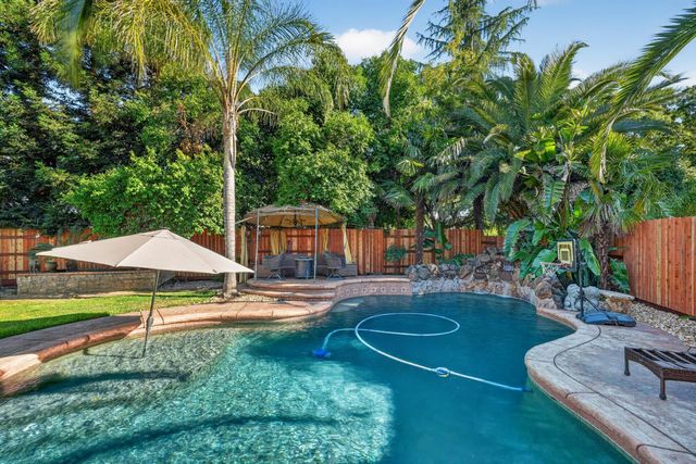 6904 Danberg Way, Elk Grove, CA 95757