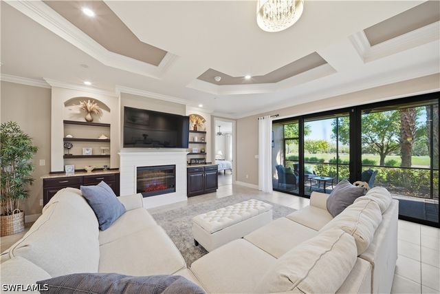 8773 Bellano CT 102, Naples, FL 34119