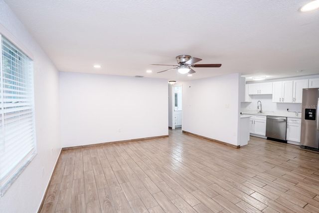 503 MOORE AVENUE, Seffner, FL 33584