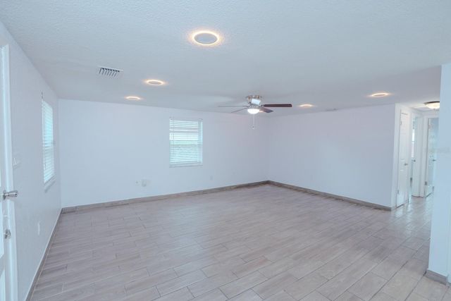 503 MOORE AVENUE, Seffner, FL 33584