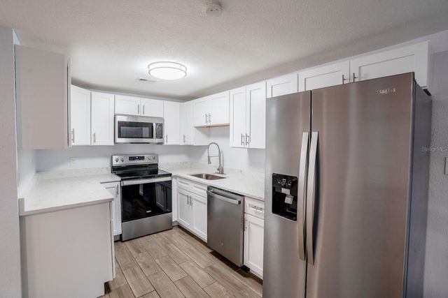 503 MOORE AVENUE, Seffner, FL 33584