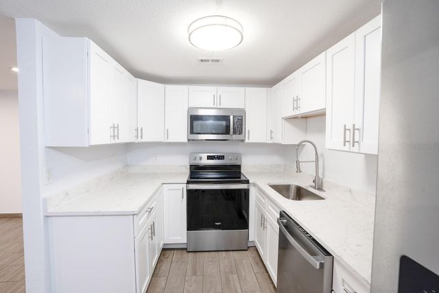 503 MOORE AVENUE, Seffner, FL 33584