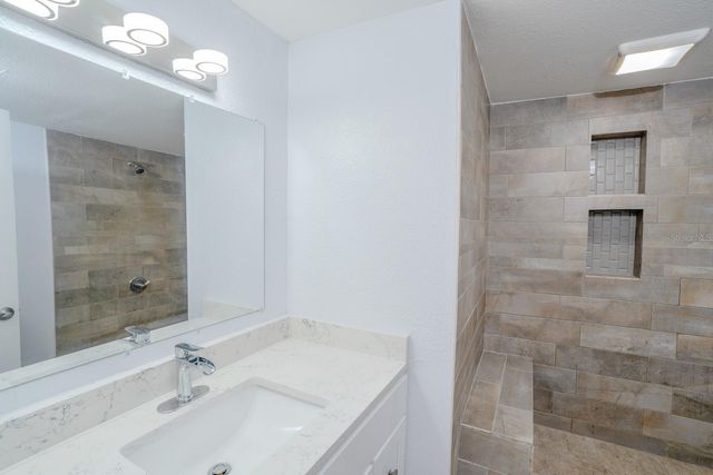 503 MOORE AVENUE, Seffner, FL 33584