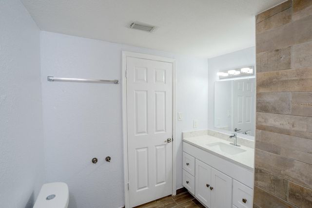 503 MOORE AVENUE, Seffner, FL 33584