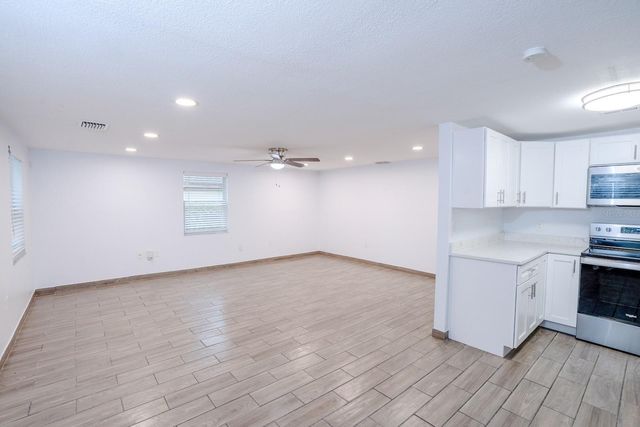 503 MOORE AVENUE, Seffner, FL 33584