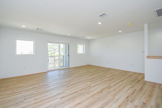 15000 S Richmond Avenue 6, Houston, TX 77082