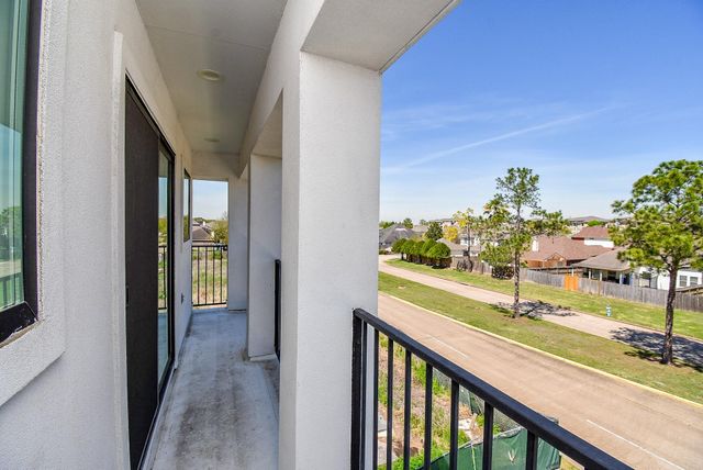 15000 S Richmond Avenue 6, Houston, TX 77082