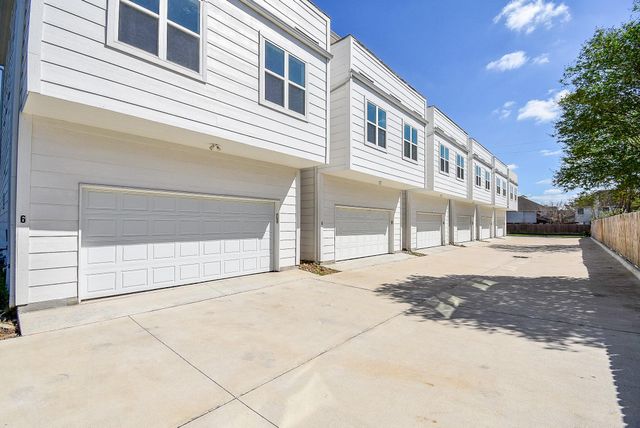 15000 S Richmond Avenue 6, Houston, TX 77082