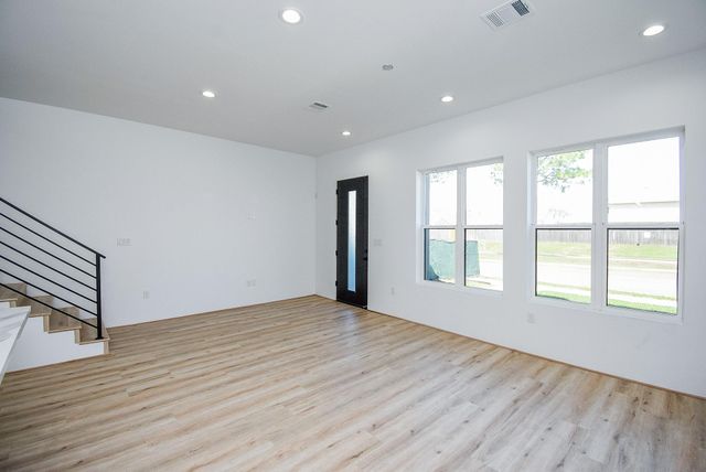 15000 S Richmond Avenue 6, Houston, TX 77082