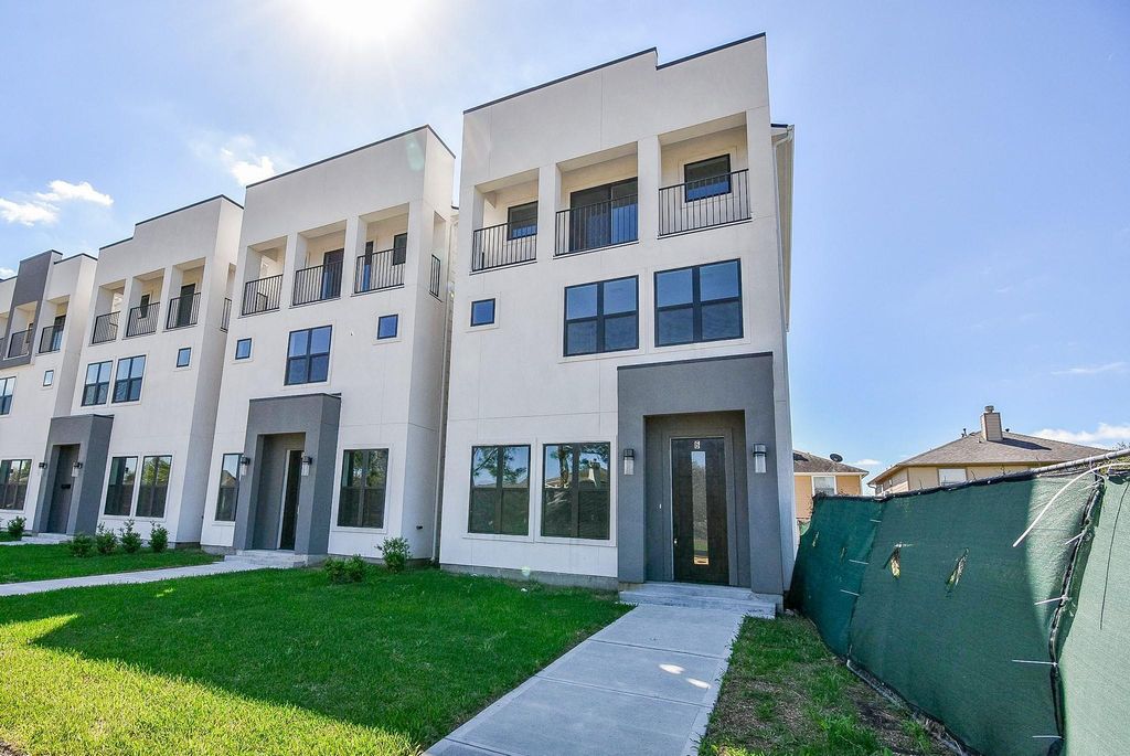 15000 S Richmond Avenue 6, Houston, TX 77082