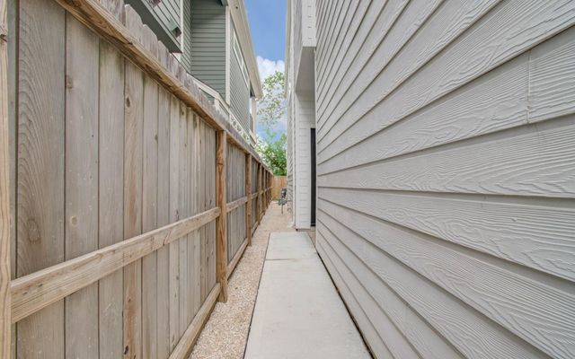 4612 Oats Street, Houston, TX 77020