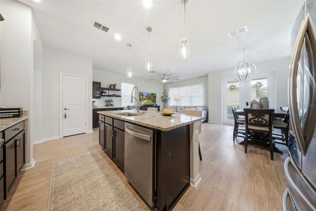 5920 VILLAGE CENTER DRIVE, Lithia, FL 33547