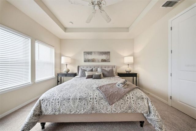 5920 VILLAGE CENTER DRIVE, Lithia, FL 33547